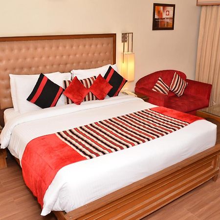 Regenta Place Amritsar By Royal Orchid Hotels Limited Exteriör bild