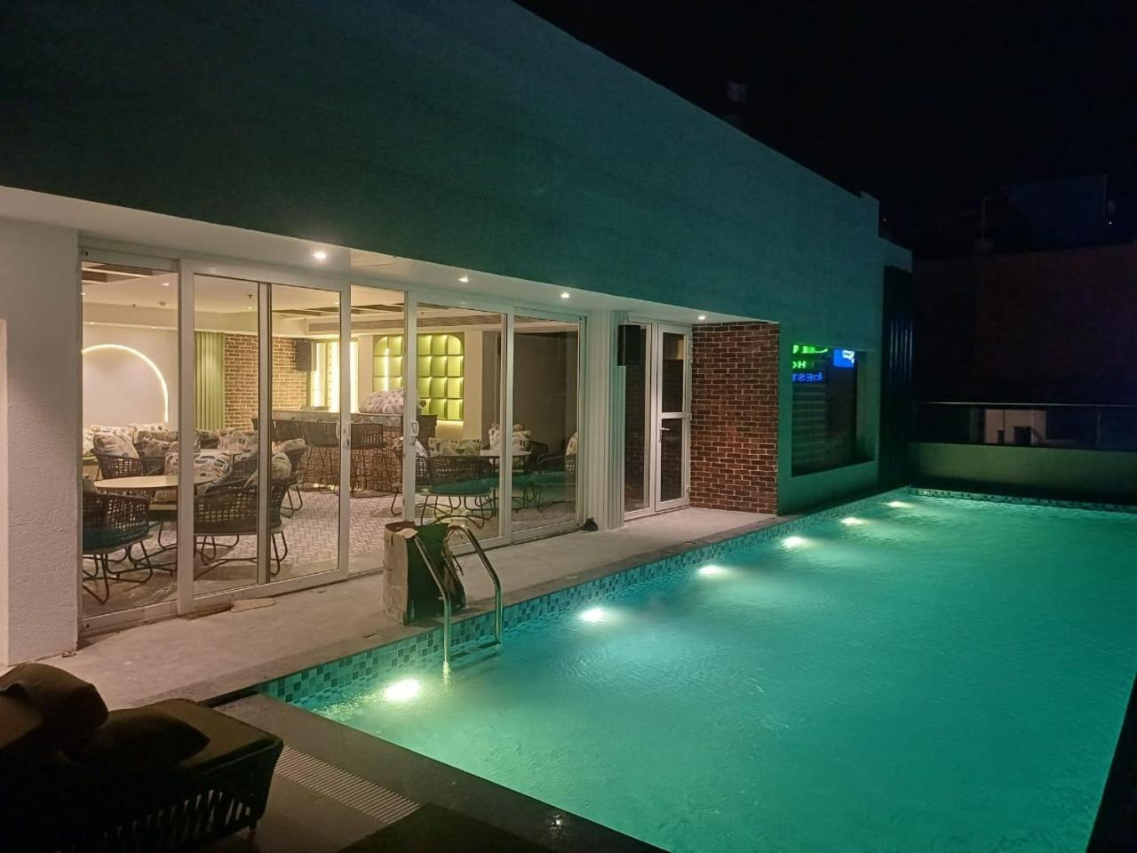 Regenta Place Amritsar By Royal Orchid Hotels Limited Exteriör bild