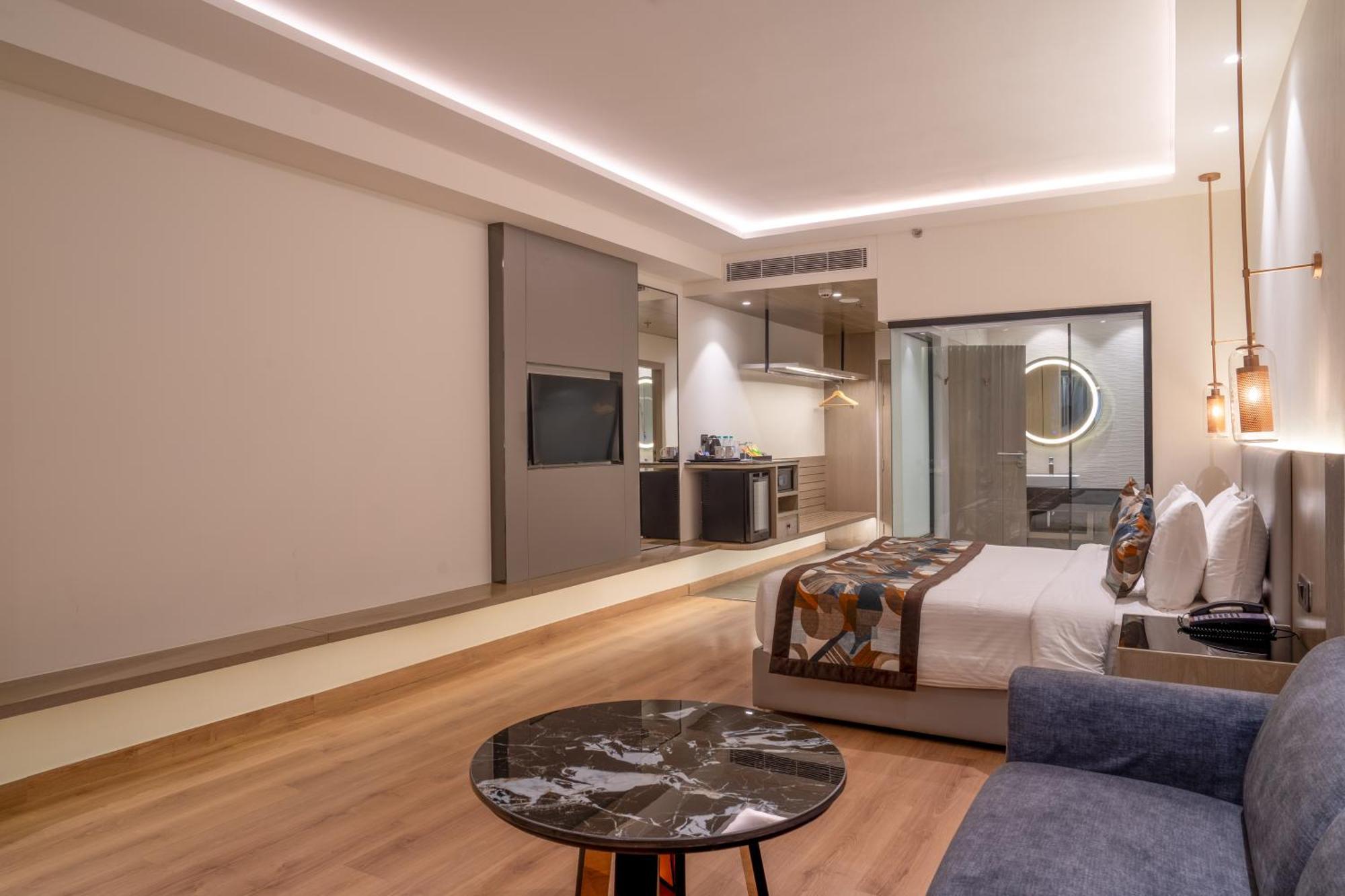 Regenta Place Amritsar By Royal Orchid Hotels Limited Exteriör bild