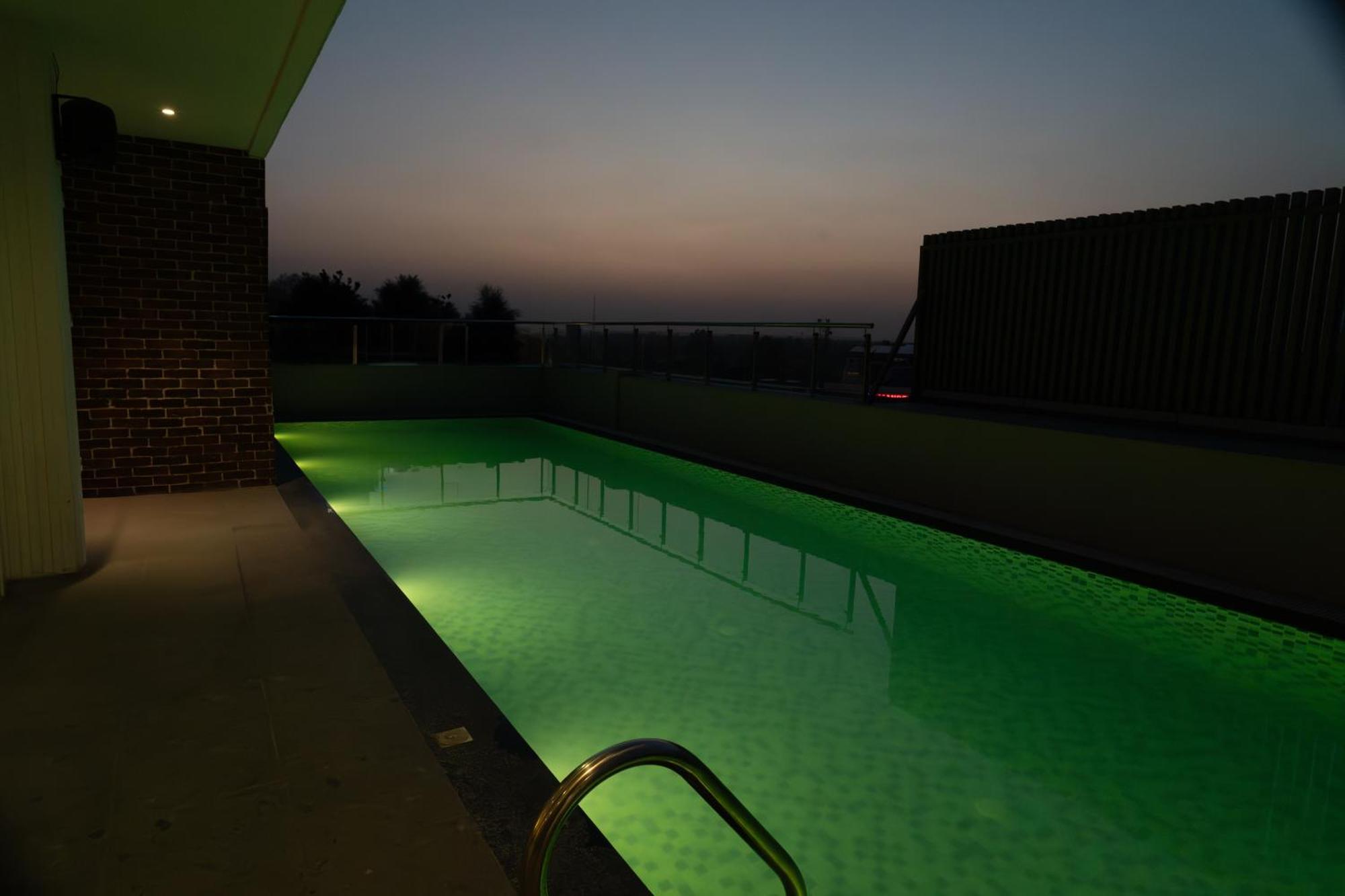 Regenta Place Amritsar By Royal Orchid Hotels Limited Exteriör bild