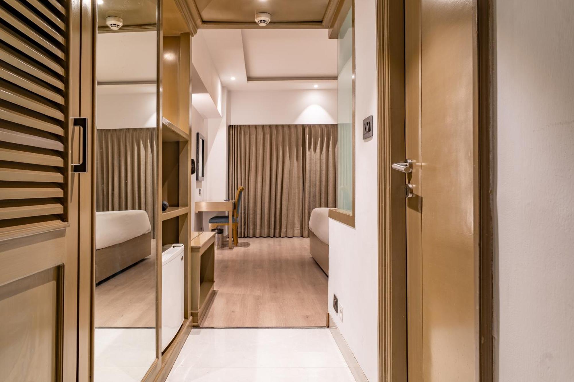 Regenta Place Amritsar By Royal Orchid Hotels Limited Exteriör bild