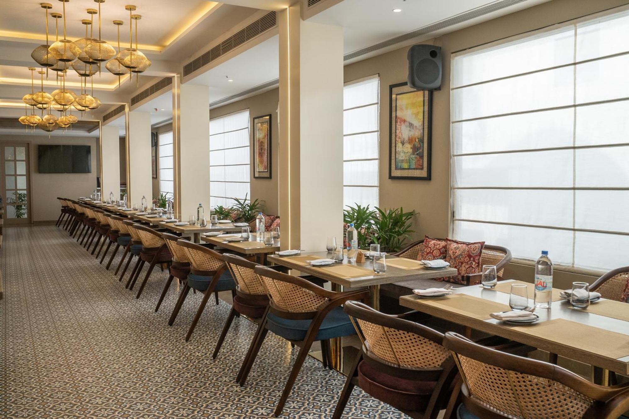 Regenta Place Amritsar By Royal Orchid Hotels Limited Exteriör bild