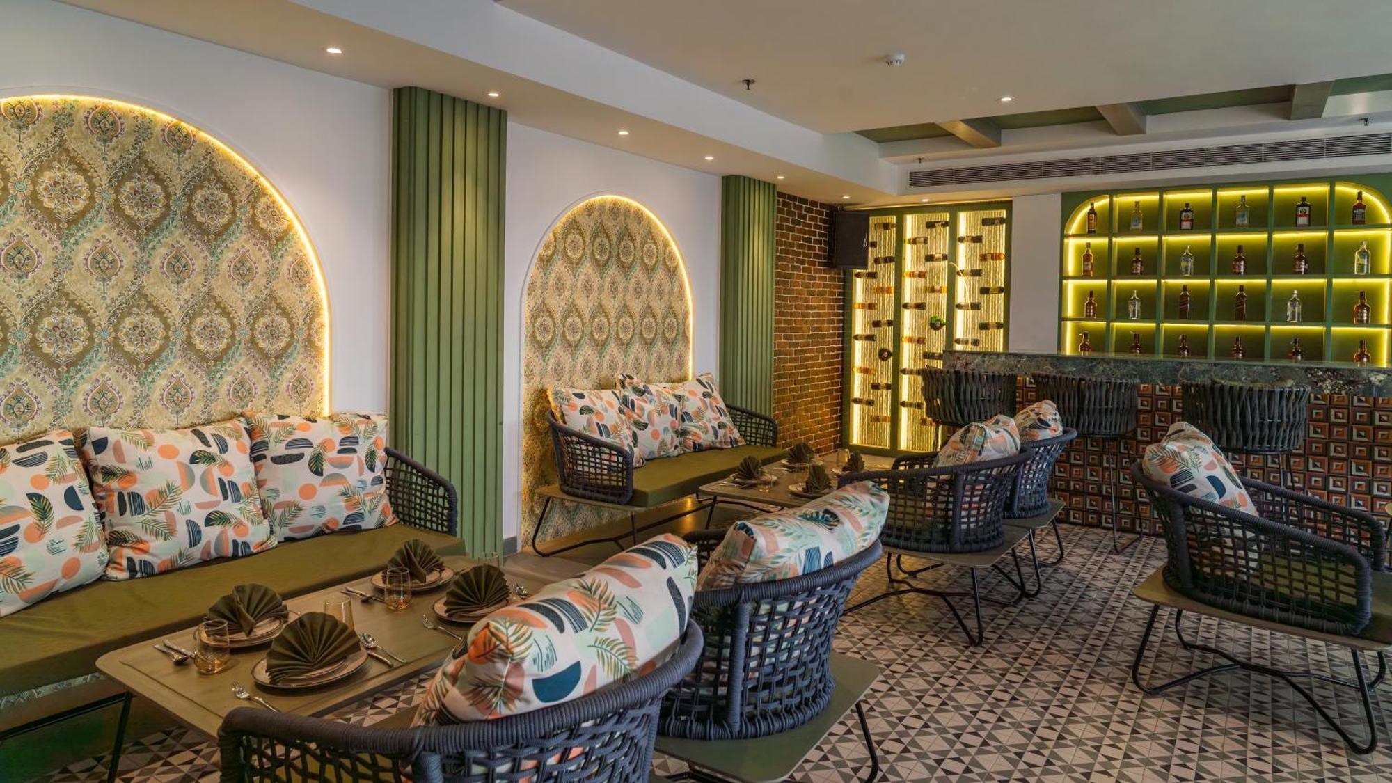 Regenta Place Amritsar By Royal Orchid Hotels Limited Exteriör bild