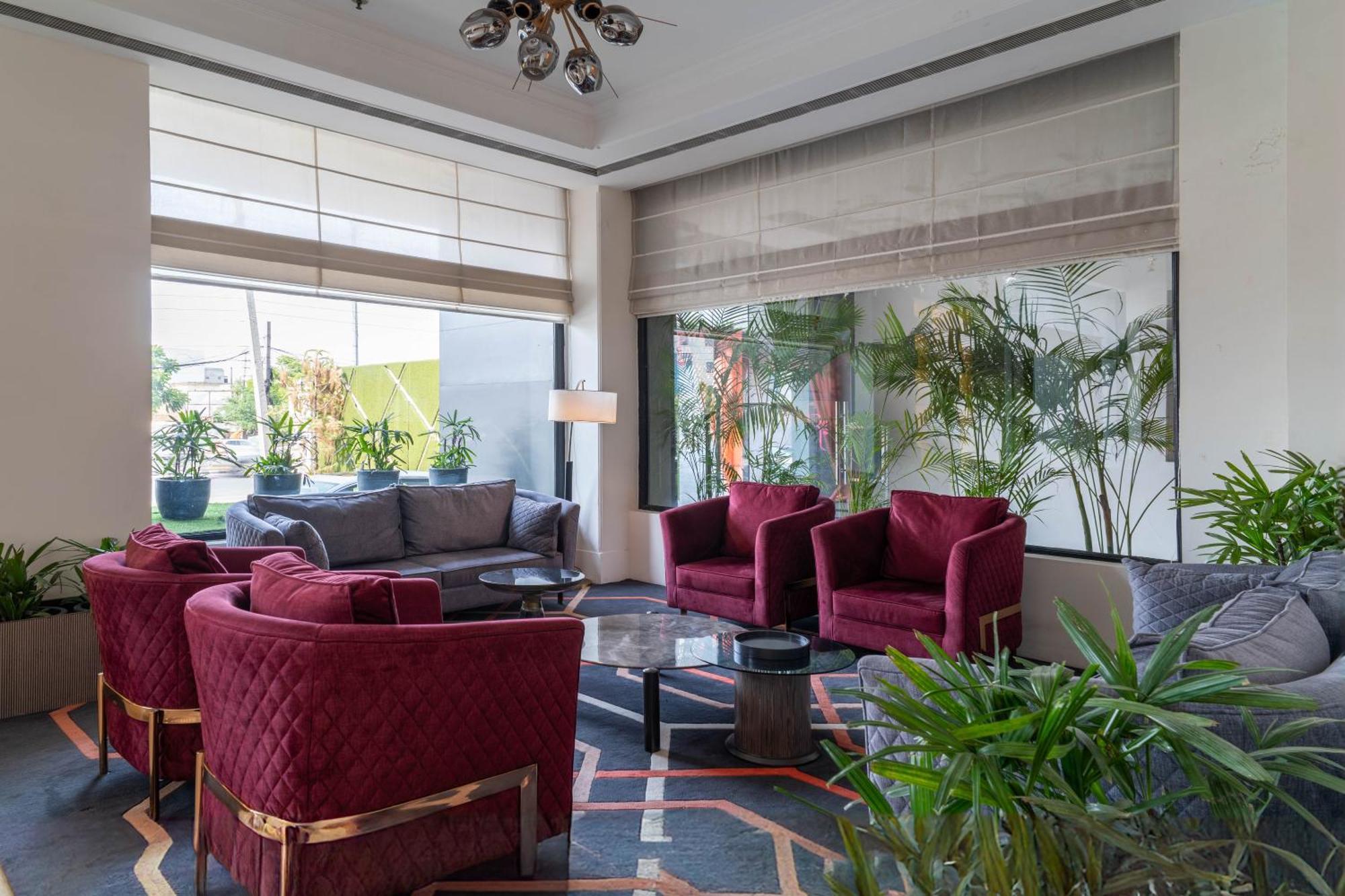 Regenta Place Amritsar By Royal Orchid Hotels Limited Exteriör bild