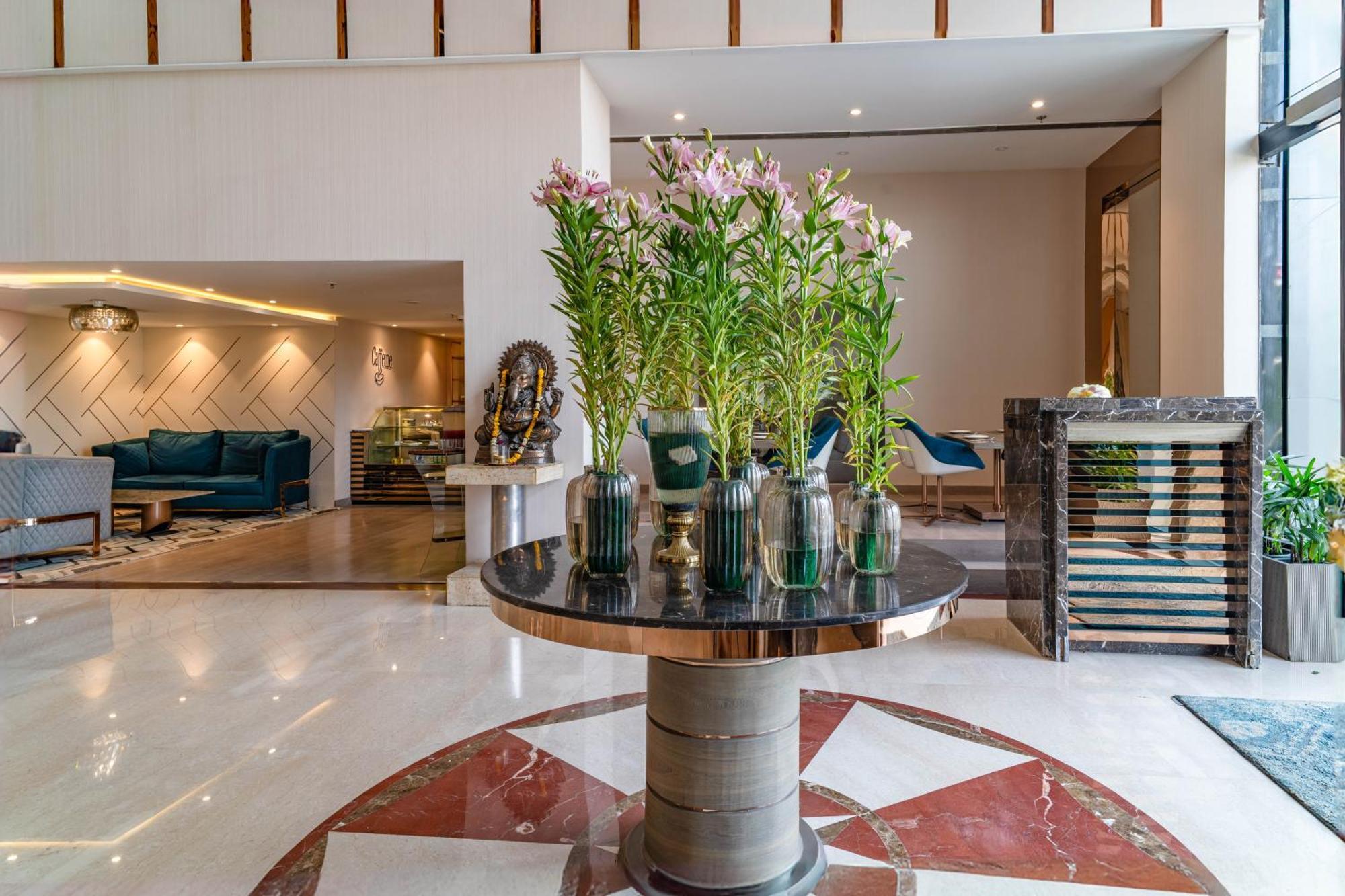 Regenta Place Amritsar By Royal Orchid Hotels Limited Exteriör bild