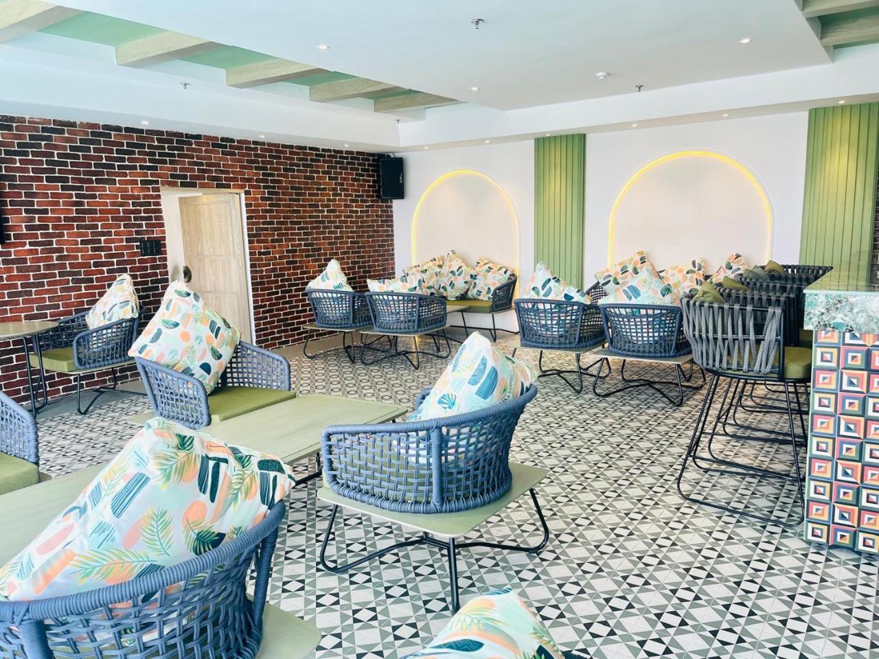 Regenta Place Amritsar By Royal Orchid Hotels Limited Exteriör bild